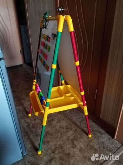 Мольберт детский двухсторонний с набором магнитов