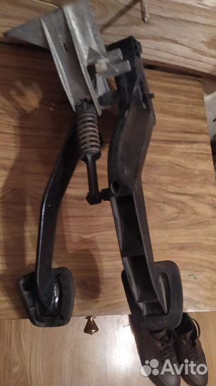 Педальный узел на Мерседес w 210