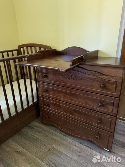 Кроватка и комод гандылян