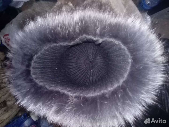 Женские меховые шапки