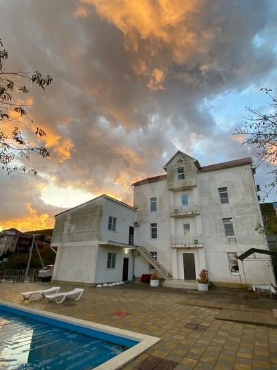 Дом 440 м² на участке 8 сот.