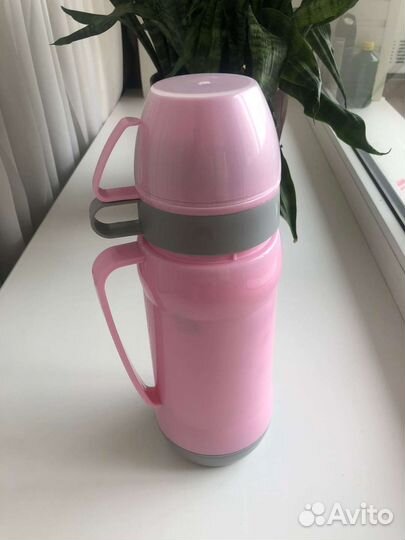 Термос с кружками