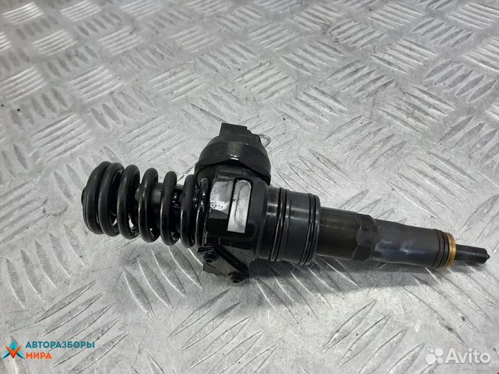 Форсунка Volkswagen Golf Plus 2006 038130073AG