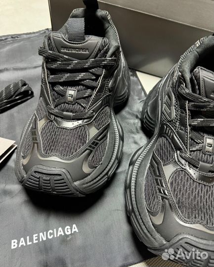 Balenciaga 10 Xl black