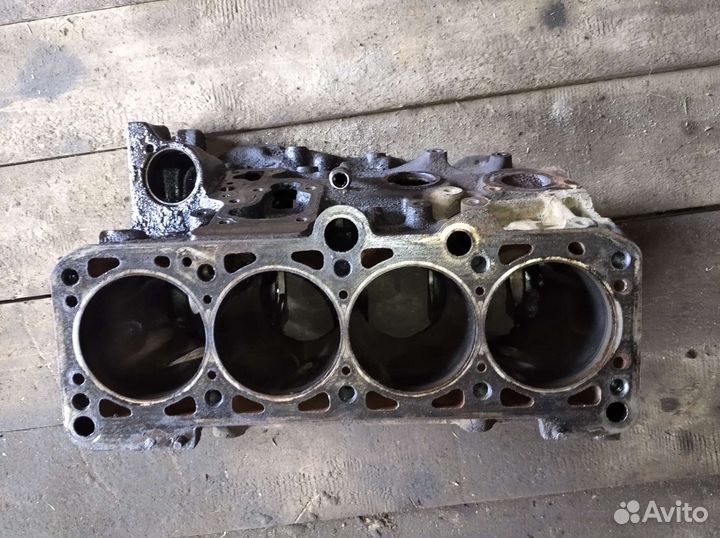 Блок двигателя ауди 80,авт 2.0