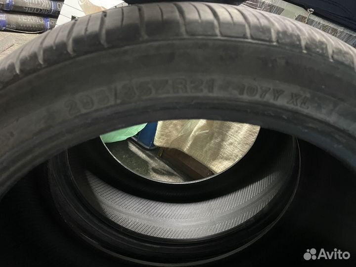 Kinforest KF-550 295/35 R21