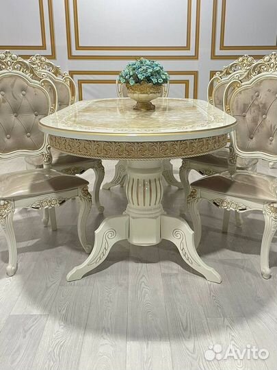 Столы и стулья