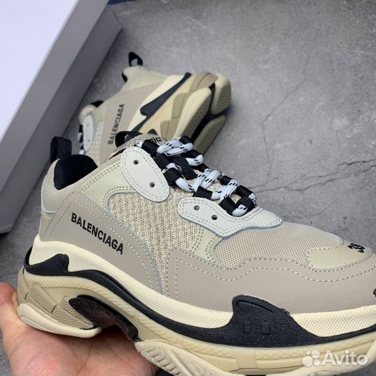 Balenciaga Triple S Vanille