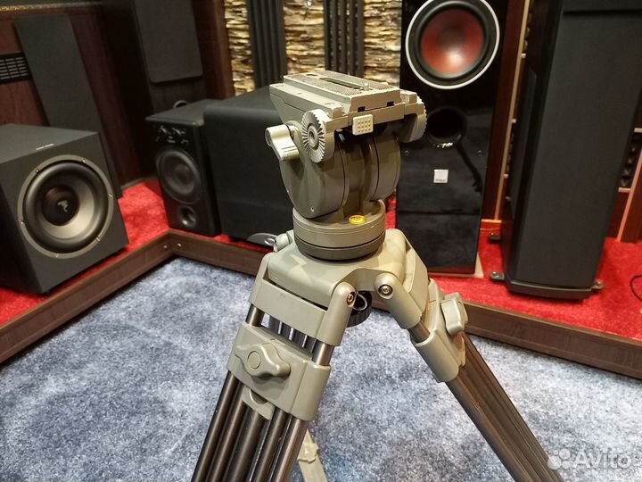 Штатив для камеры libec T72