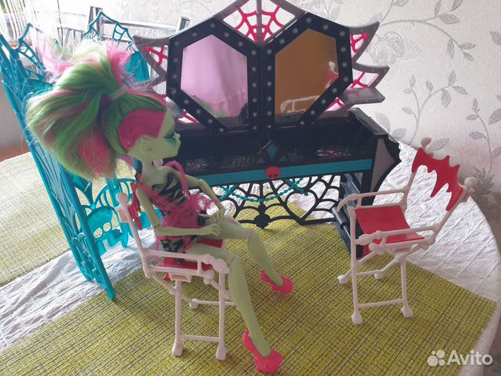 Мебель для куклы Монстр хай