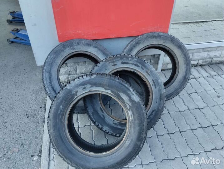 Nokian Tyres Hakkapeliitta 7 215/65 R16