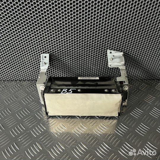 Подушка безопасности пассажирская (в торпедо) Volk