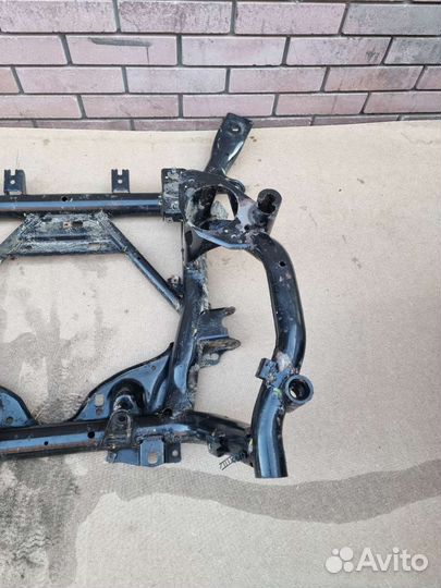 Балка подмоторная Land Rover L322 2009-2012