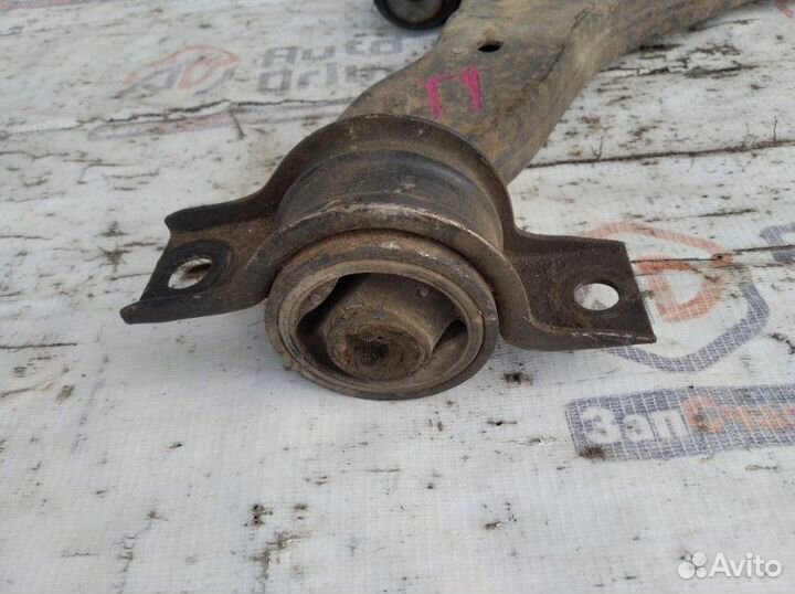 Рычаг подвески нижний передний правый Ford Focus 1