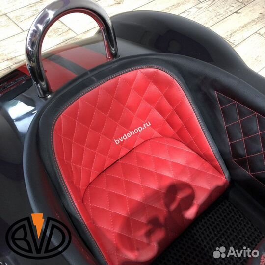 Детская педальная машина