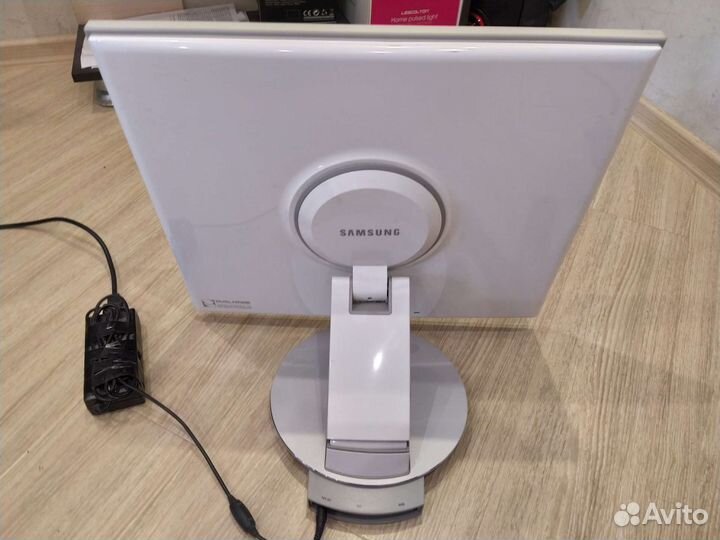 Монитор Samsung SyncMaster 193p plus