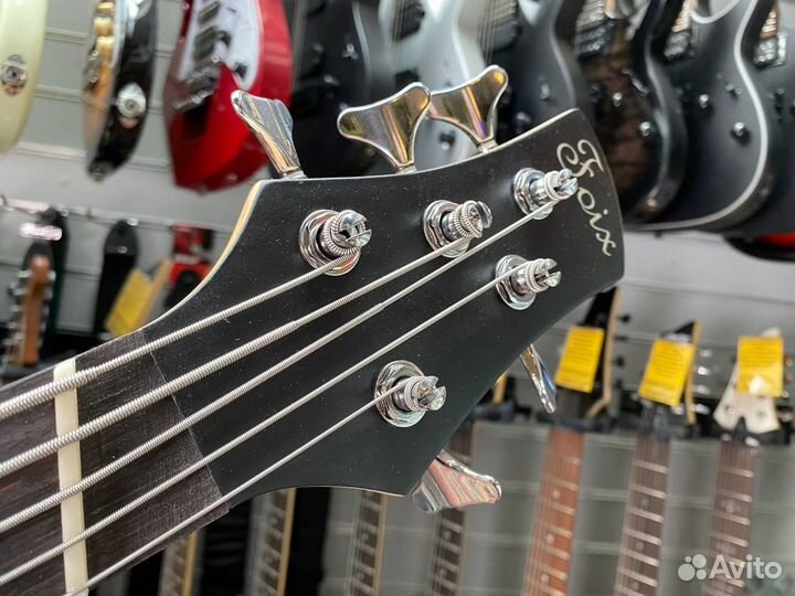 Мультимензурная, 5-струнная бас-гитара