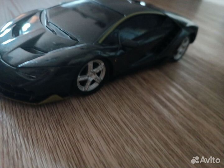 Машинка на пульте управления