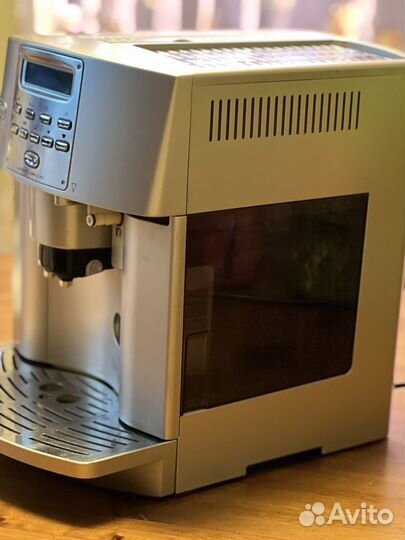 Кофемашина delonghi magnifica