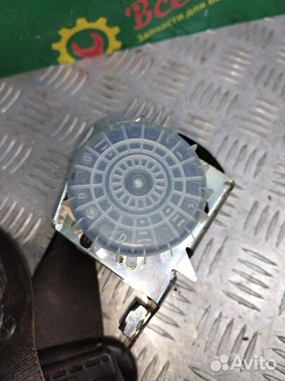 Ремень безопасности передний правый Ford Fusion