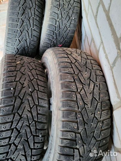 Nokian Tyres Hakkapeliitta 7 215/65 R16 и 215/65 R16