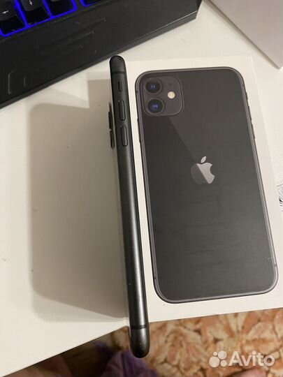 iPhone 11, 64 ГБ