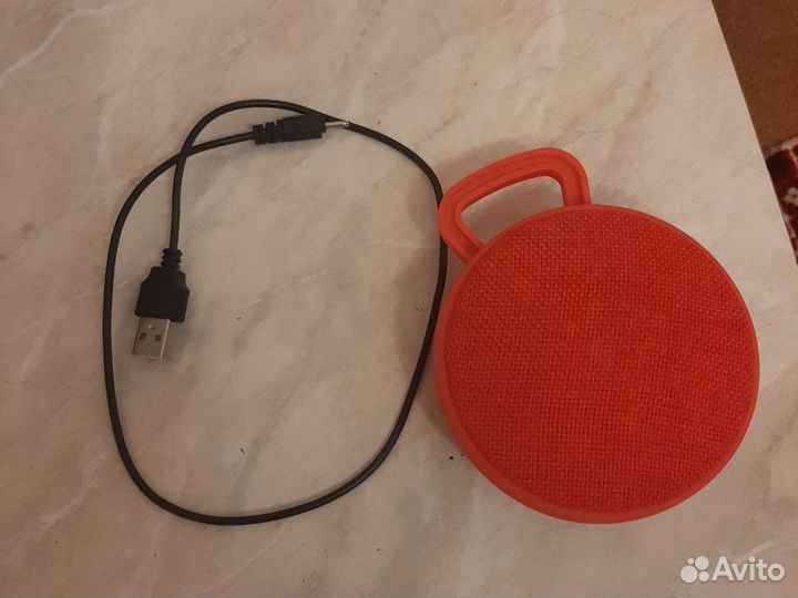 Колонка с зарядкой