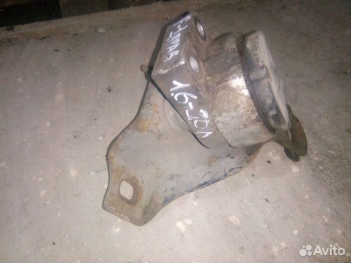 Подушка двигателя правая Ford Focus 1 1.6-2.0