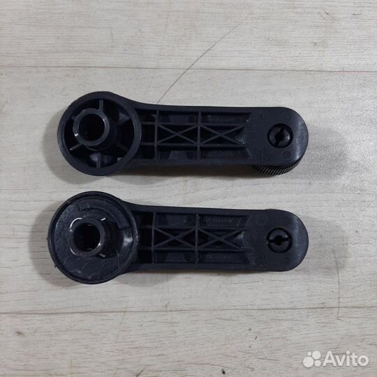 Ручка стеклоподъемника задняя Kia Rio 3 седан 2015