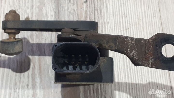 Датчик положения кузова Nissan X-trail T31