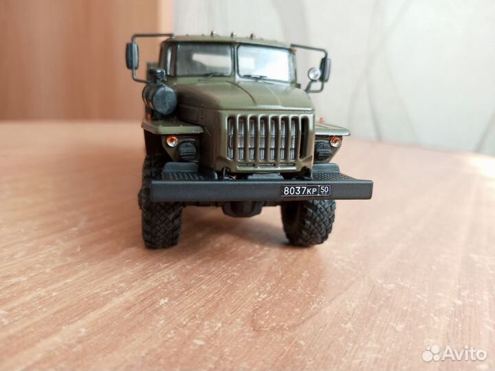 Модель грузовика Урал-4320-0911