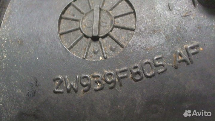 Патрубок воздушного фильтра Jaguar XJ 2003–2008, 2