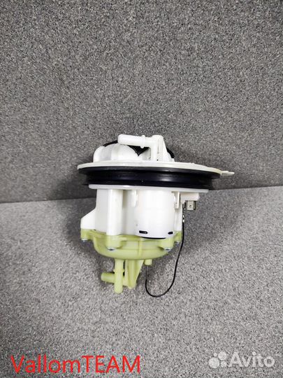 Лот Q246 Датчик уровня топлива Audi Q7