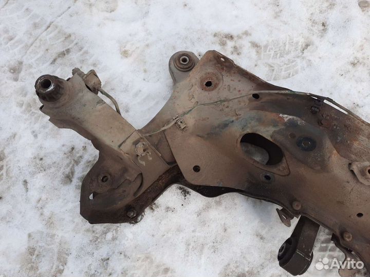 Передний подрамник Renault laguna 1