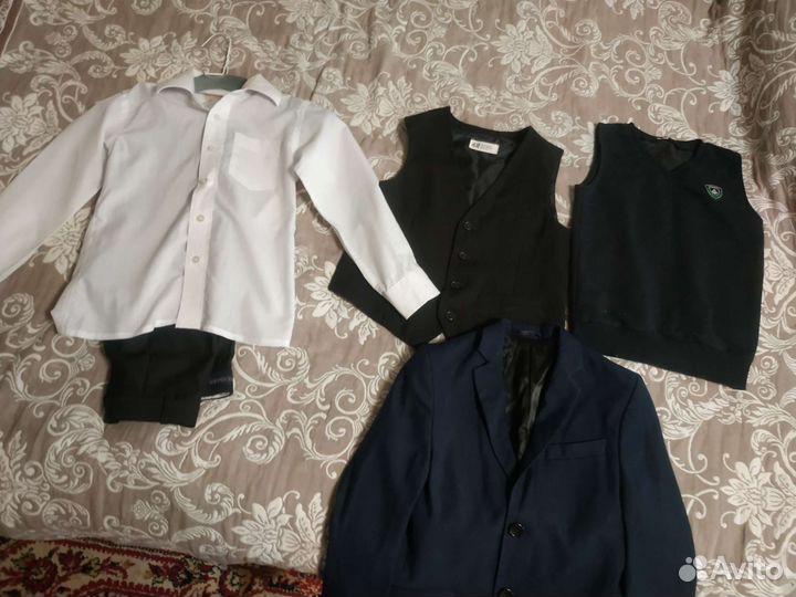 Школьный костюм