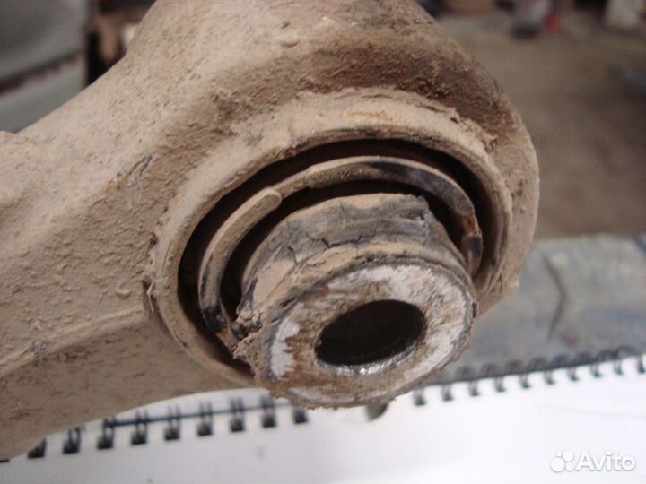 Рычаг задний нижний левый W251 M272