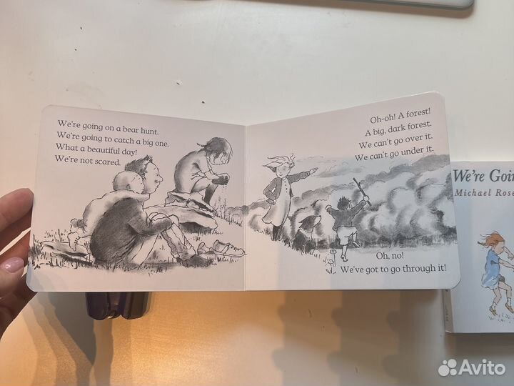 Книга We are going on a bear hunt, Rosen, Oxenbury