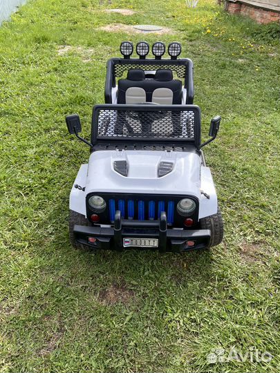 Детский электромобиль
