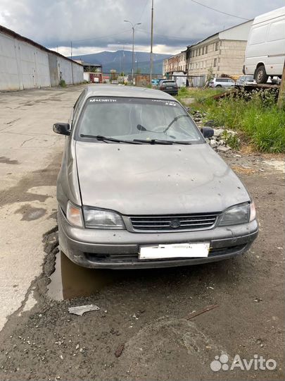 Toyota Carina E в разборе