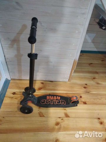 Самокат со светящимися колесами