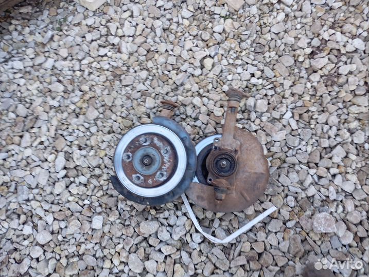 Поворотный кулак со ступицей 22 шлица