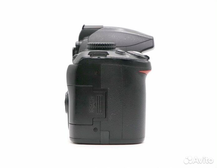 Nikon D3000 body (пробег 24030 кадров)