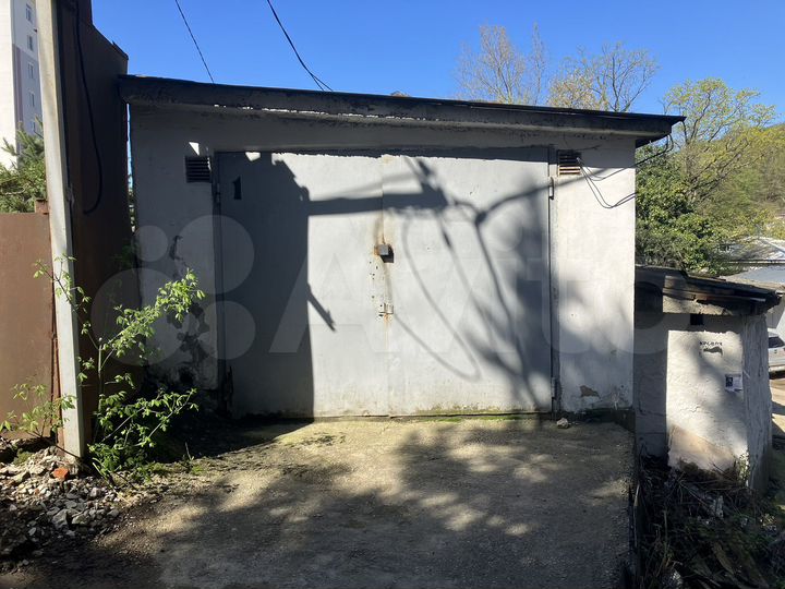 Гараж, > 30 м²