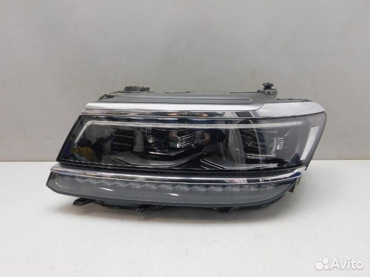 Фара левая Volkswagen Tiguan