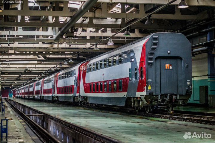 Мойщики пассажирских вагонов в депо ржд