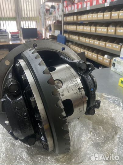 Редуктор задний с блокировкой LC200 41110-60C11