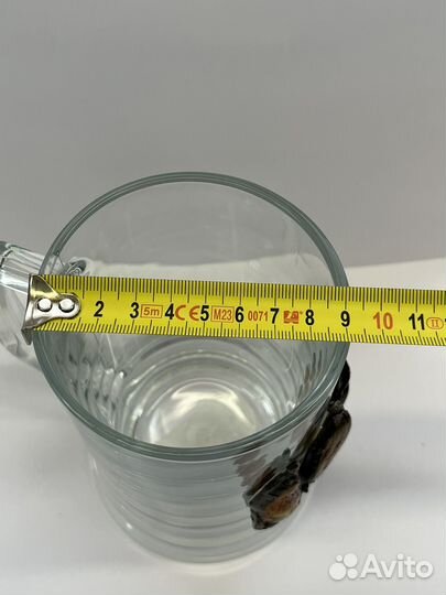 Пивной бокал с янтарем