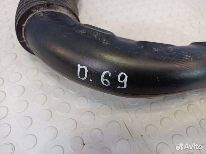 Патрубок воздушного фильтра Renault Duster 2