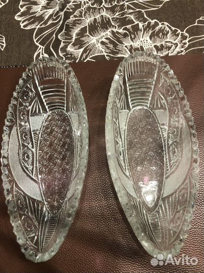 Хрустальные вазы 2 штуки