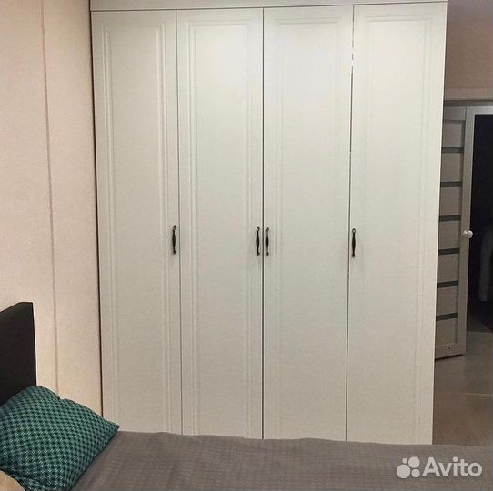 Шкаф распашной